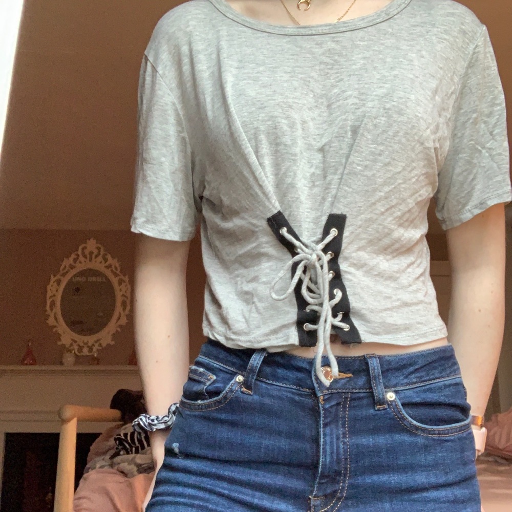 Cropped Charlotte Russe Tie shirt